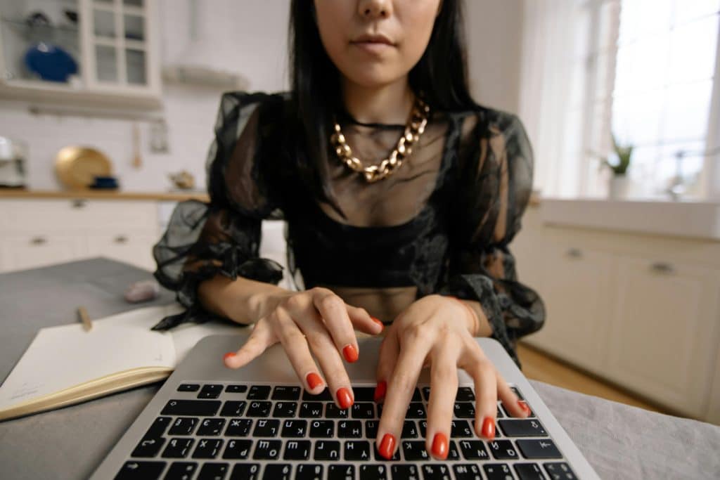 typing on a computer lazy girl jobs