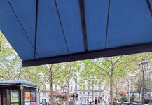 i finally noticed the trash and smell in paris